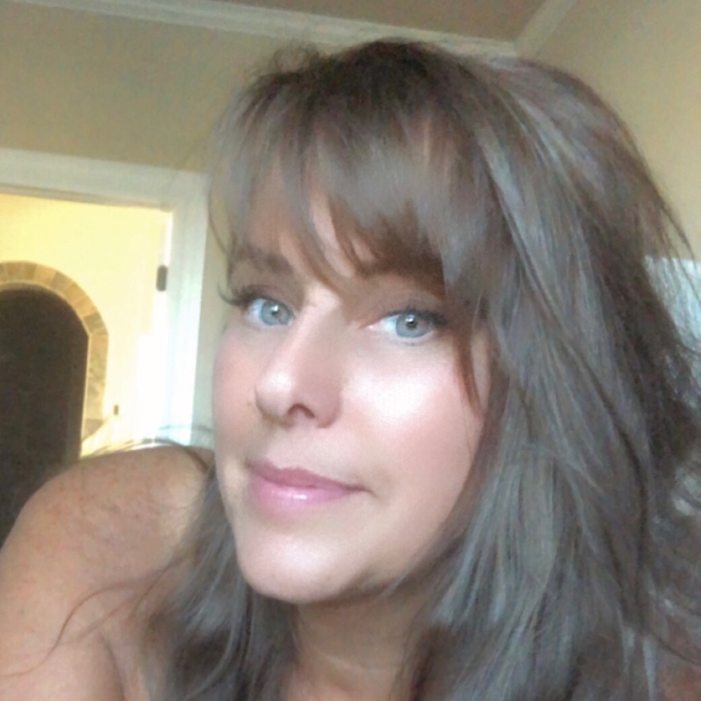 Meet your Posher, Danyelle
